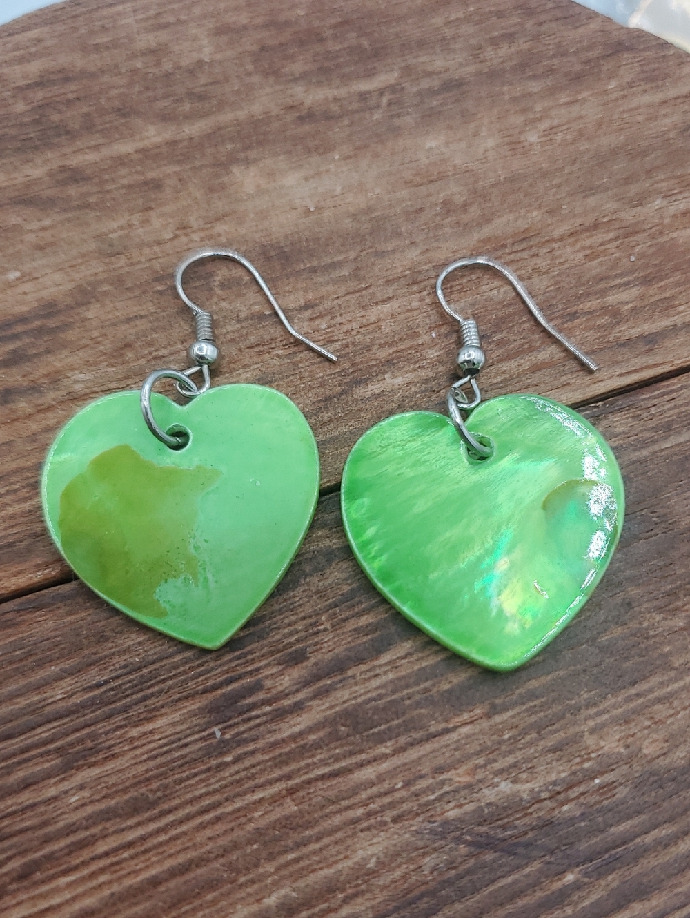 Mother Of Pearl Green Heart Drop Earrings - Luminous Women’s Jewelry E1121
